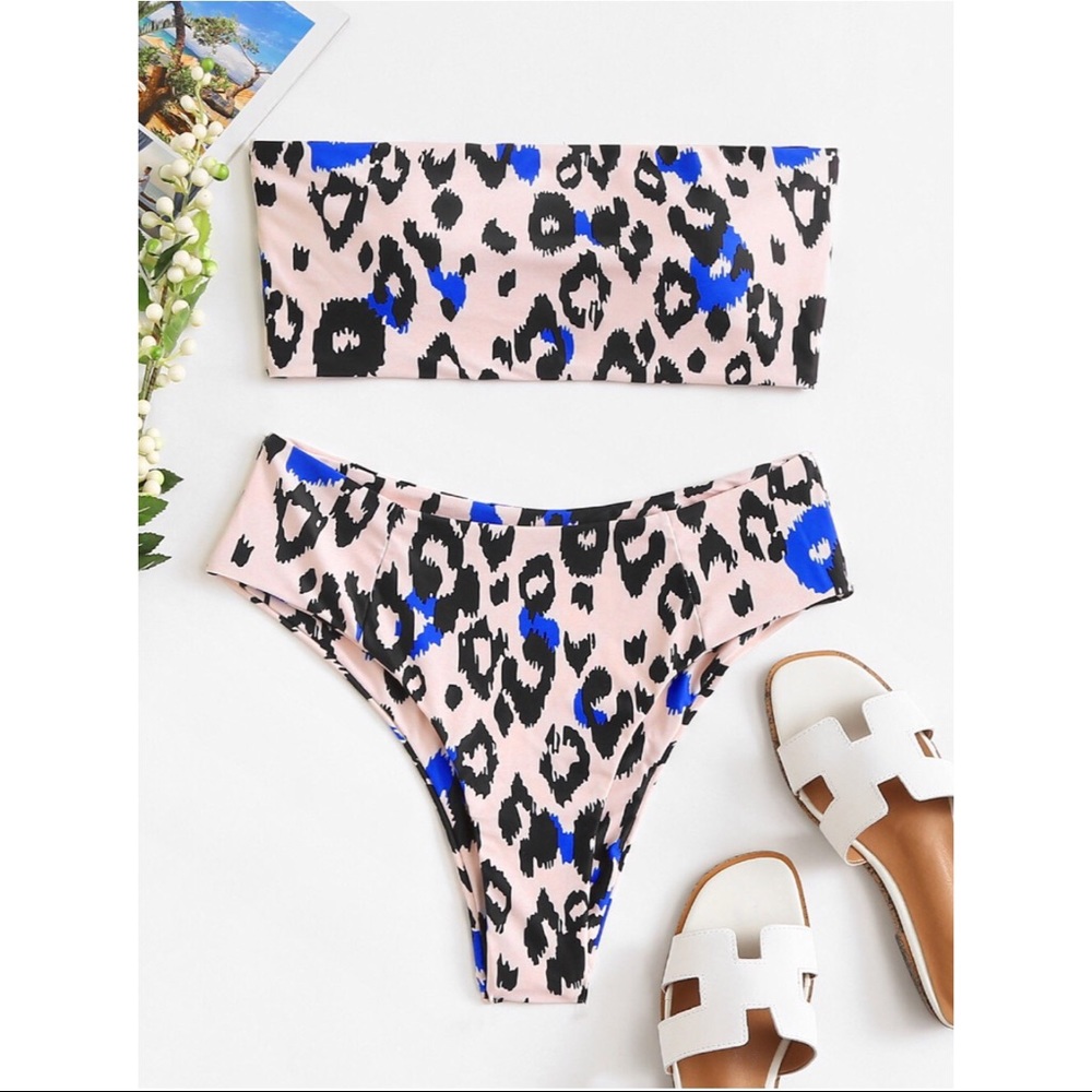 ✨NEW✨ Graphic Print Bikini Set